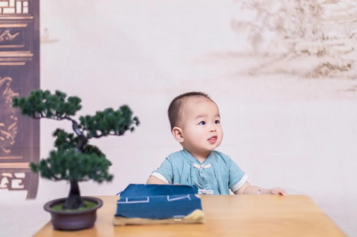 安溪宝宝摔到头第五天吐了 安溪宝宝摔到头第五天吐了